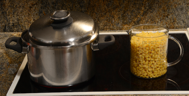 Cooking the pasta